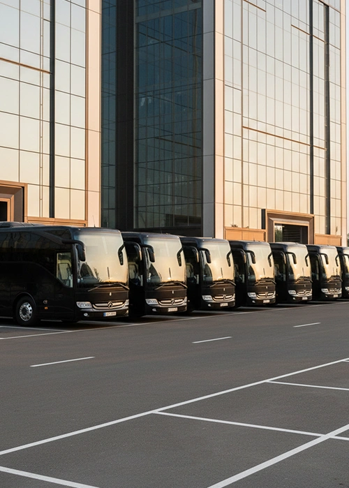 حافلات وسيارات خاصة